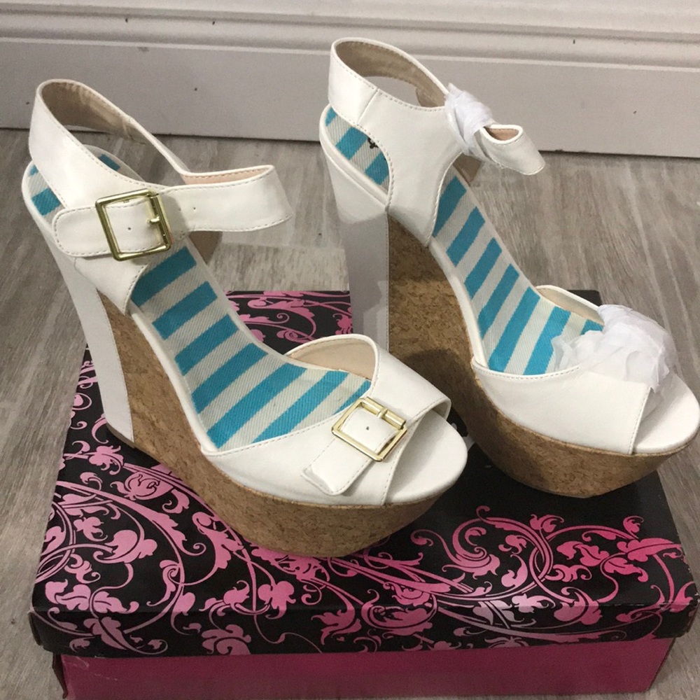White and Cork Wedges